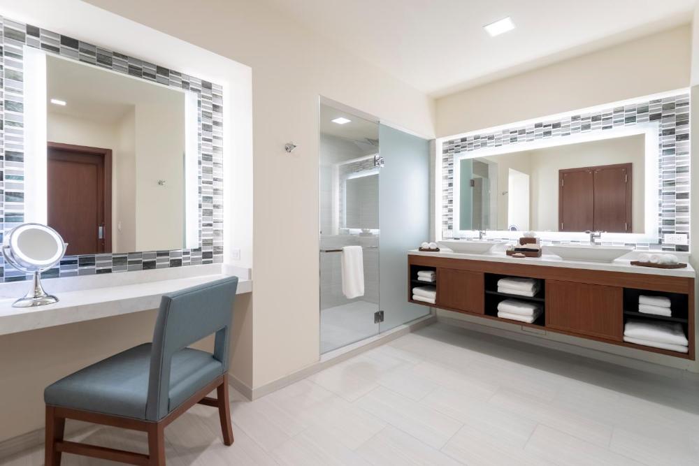 King Suite interior